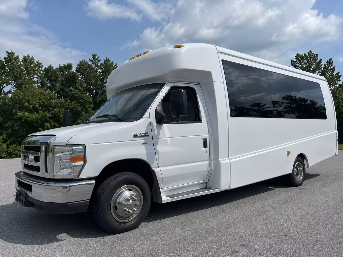 party bus rentals for woodland prom night
