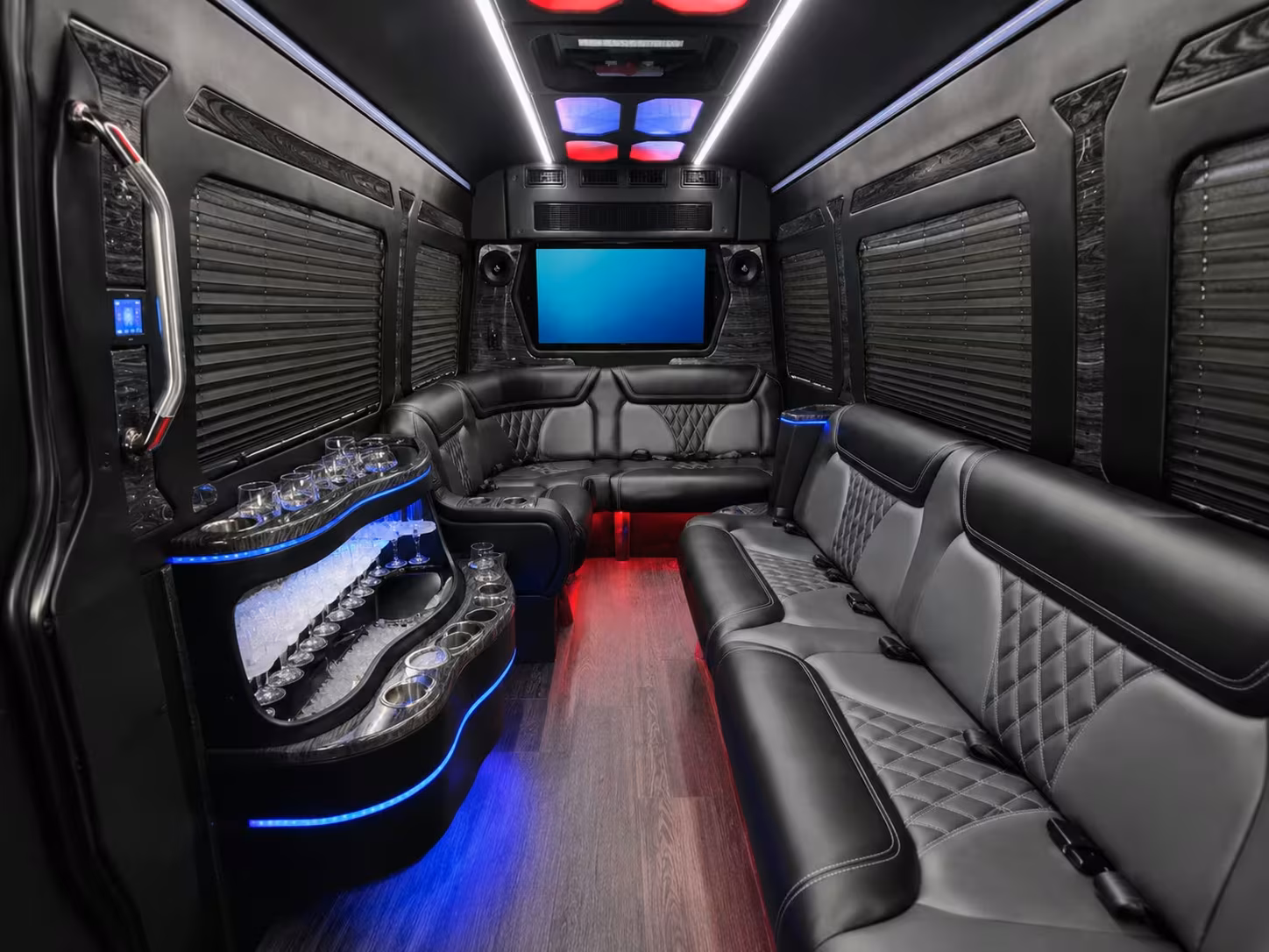 woodland bus rentals for corporate retreats and team building trips