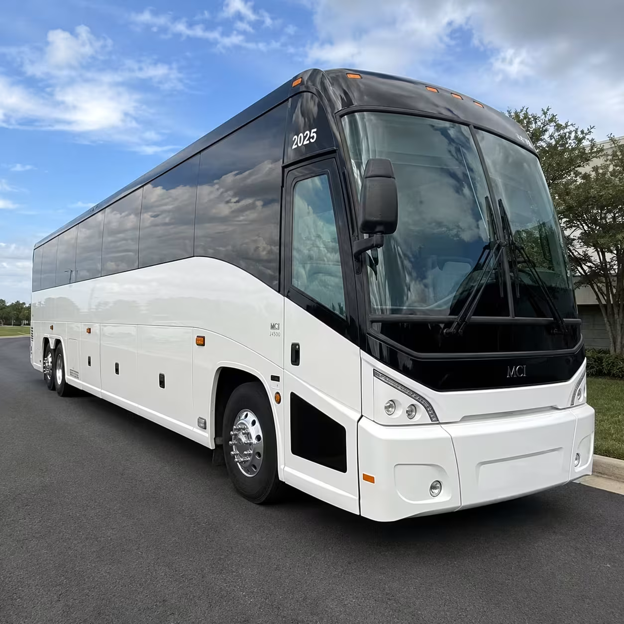woodland charter bus rentals to toyota amphitheatre concerts